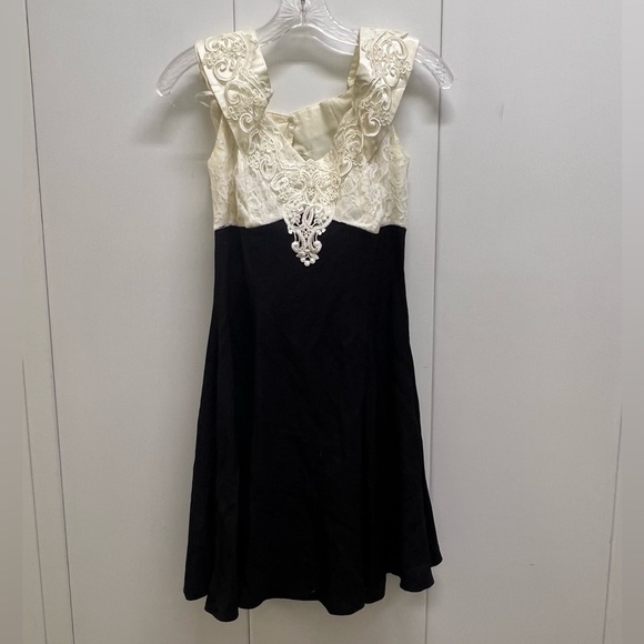Jessica McClintock Dresses & Skirts - Great Condition Jessica McClintock Juniors Formal Dress